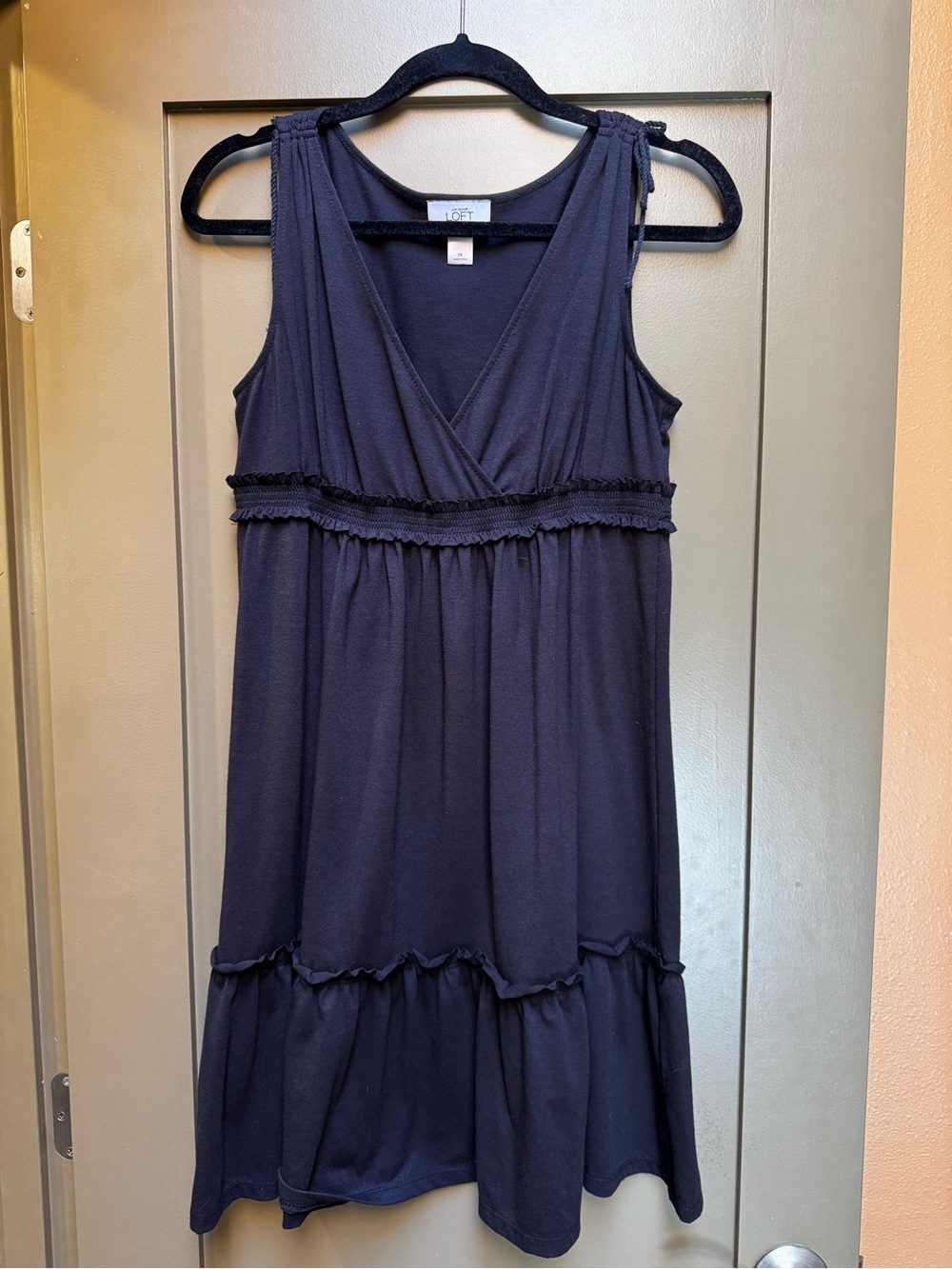 LOFT BlackSleeveless Ruffle Trim V-Neck Dress medium